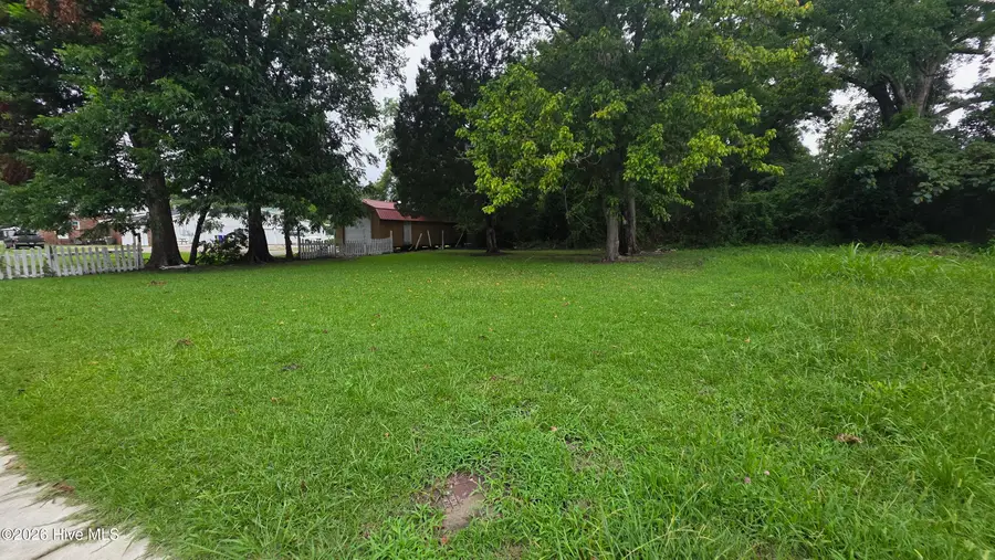 420 N Respess Street, Washington, NC 27889 - #3