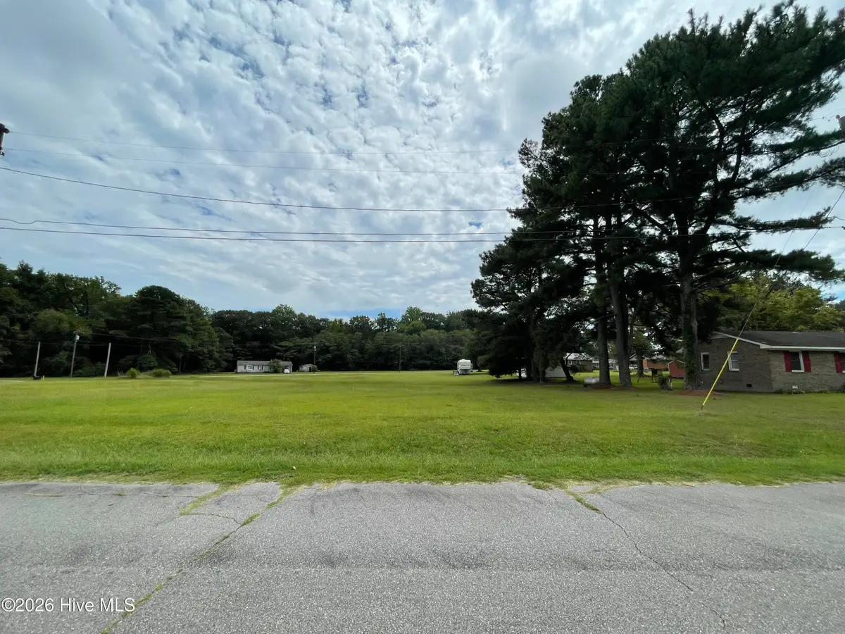 133 E Circle Drive, Hamilton, NC 27840 - #1