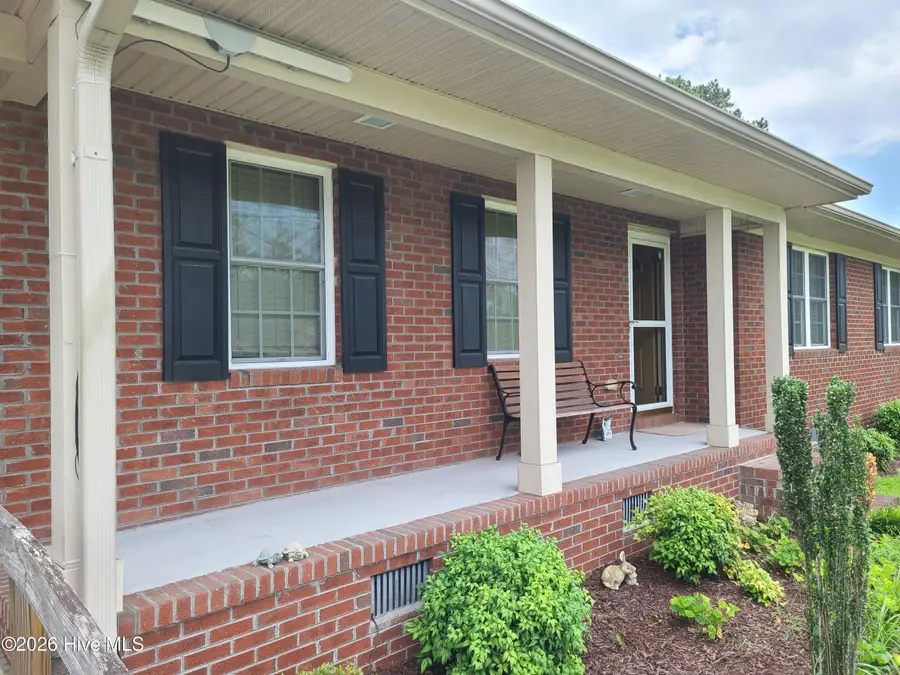 569 Central Avenue, Kinston, NC 28501 - #2