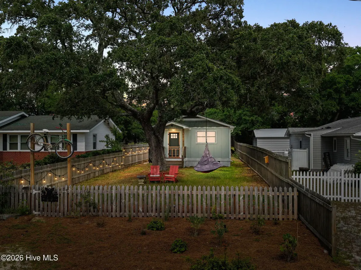 908 N Lord Street, Southport, NC 28461 - #1