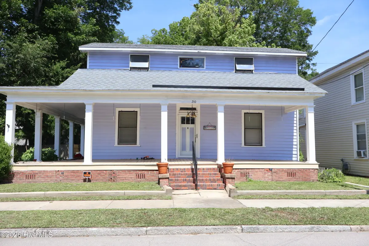210 N Harvey Street, Washington, NC 27889 - #1