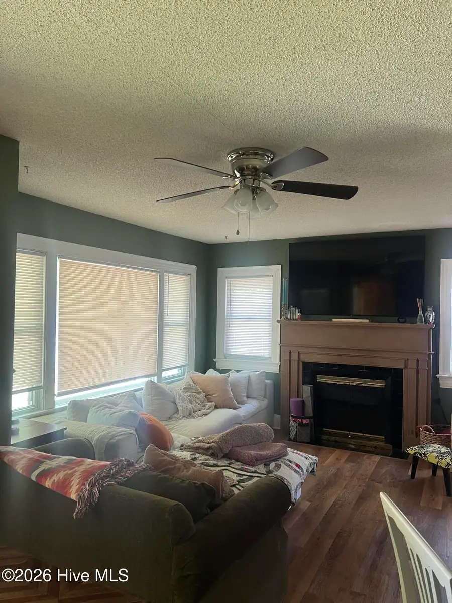 307 Hickory Street, Greenville, NC 27858 - #3