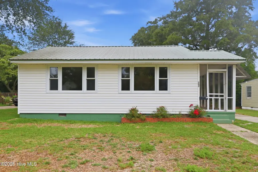303 Banks Street, Jacksonville, NC 28540 - #2