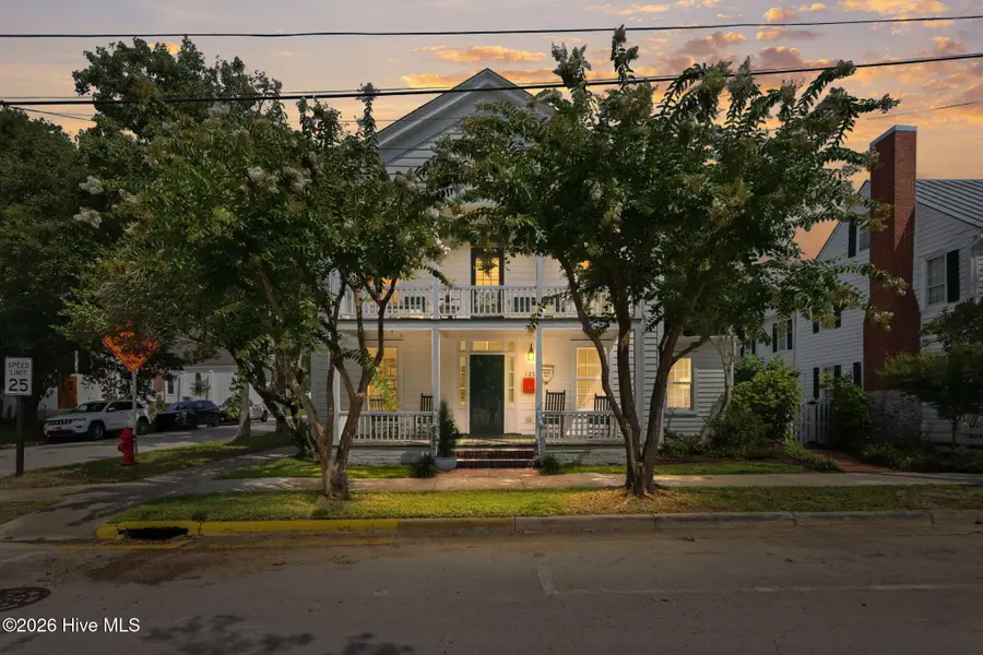 120 Moore Street, Beaufort, NC 28516 - #2