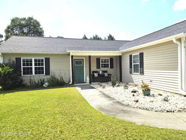 219 Loren Road, Hubert, NC 28539