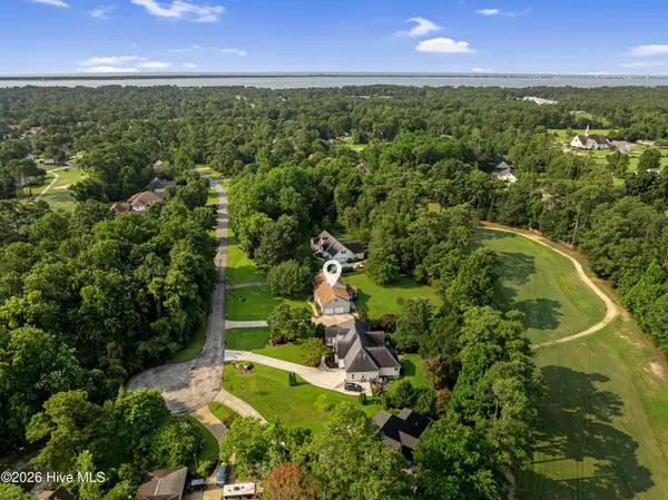 415 Hillcrest Drive, Morehead City, NC 28557