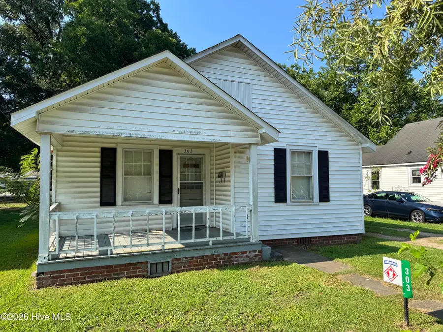 303 E Grainger Avenue, Kinston, NC 28501 - #2
