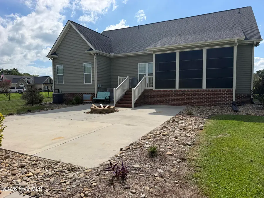 2318 Spinnaker Court, Greenville, NC 27858 - #2
