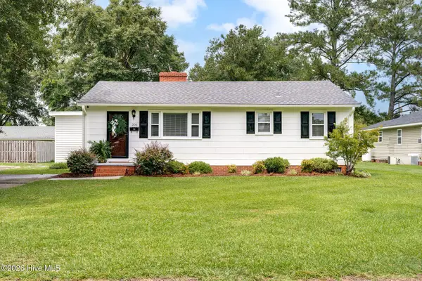 206 W Clement Street, Wallace, NC 28466