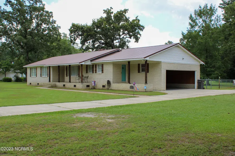 221 E Bladen Street, Bladenboro, NC 28320 - #3