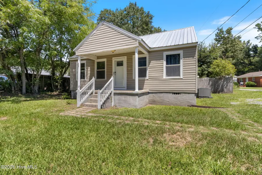 707 E Broad Street, Elizabethtown, NC 28337 - #3