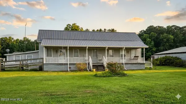 388 Quince Dail Road, Chinquapin, NC 28521