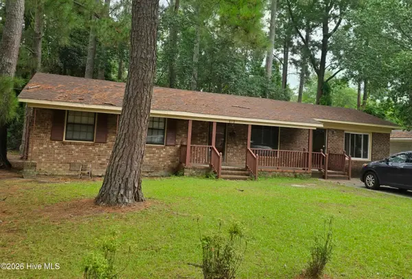 612 Calhoun Street, Clinton, NC 28328
