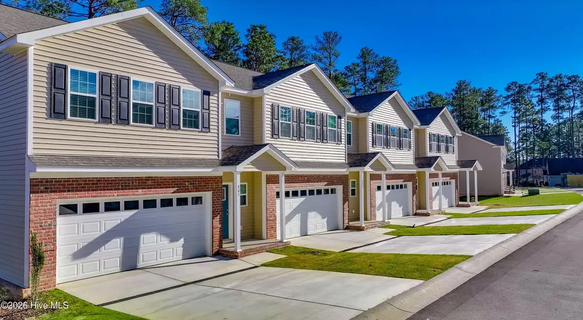 887 Ducks Landing, Aberdeen, NC 28315 - #1