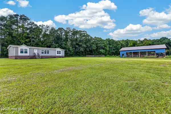 221 Myrtle Sholar Road, Wallace, NC 28466