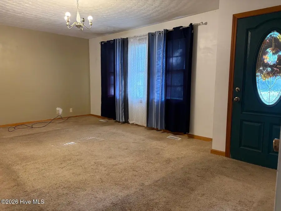 417 Hickory Drive, Elizabeth City, NC 27909 - #2