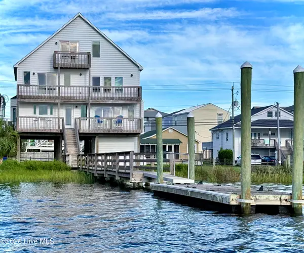 517 Canal Drive, Carolina Beach, NC 28428