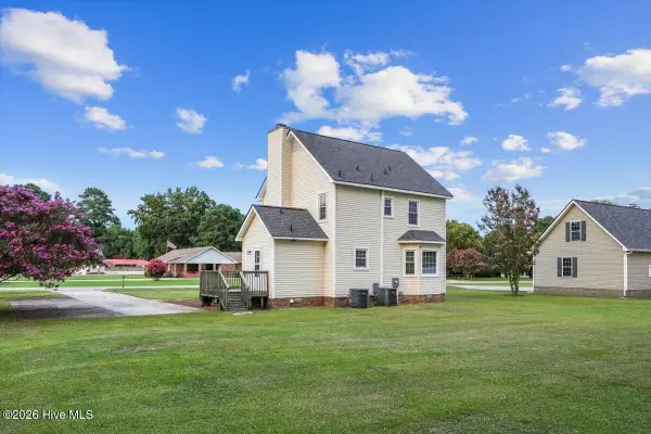 300 Trappers Wood Drive, Goldsboro, NC 27530
