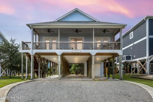 1611 E Pelican Drive, Oak Island, NC 28465