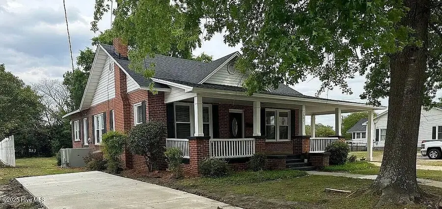 3902 W Wilson Street, Farmville, NC 27828 - #2