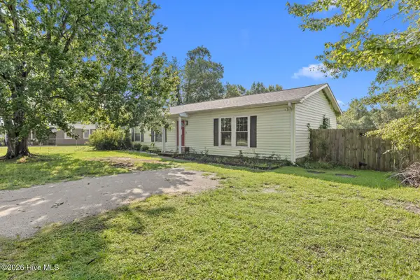 651 Queens Creek Road, Hubert, NC 28539