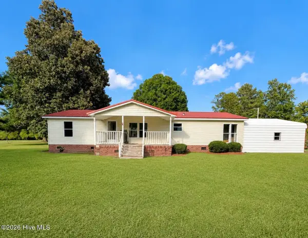 572 Ben Jones Road, Lake Waccamaw, NC 28450