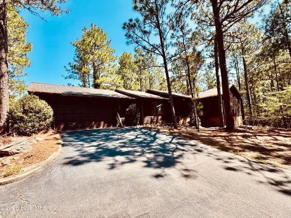 109 Berwick Avenue, Seven Lakes, NC 27376