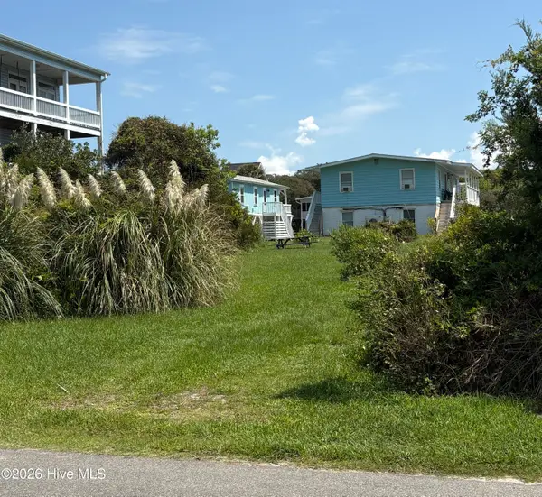 210 SE 76th Street, Oak Island, NC 28465