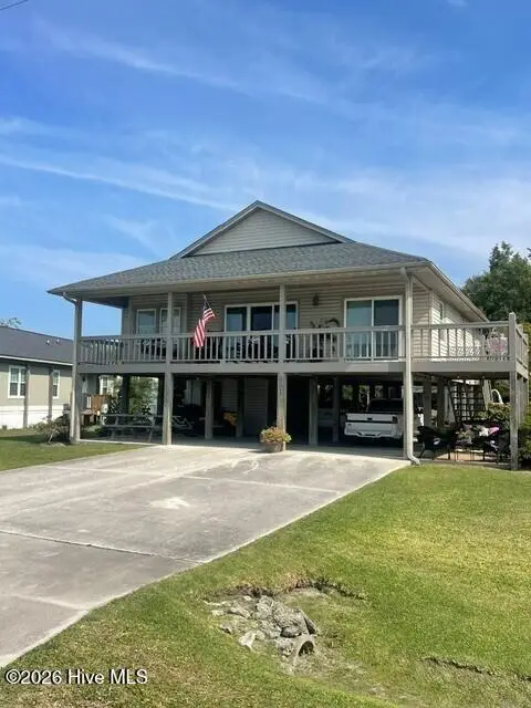 901 Spot Lane, Holly Ridge, NC 28445
