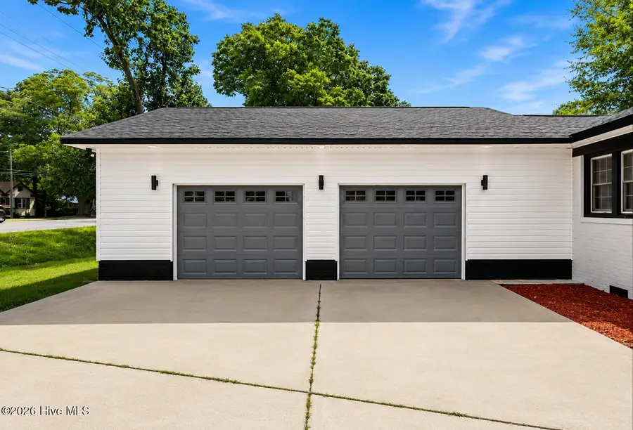 533 W College Street, Warsaw, NC 28398 - #2