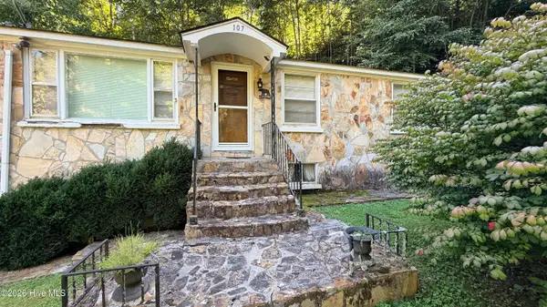 107 Cherokee Avenue, Andrews, NC 28901