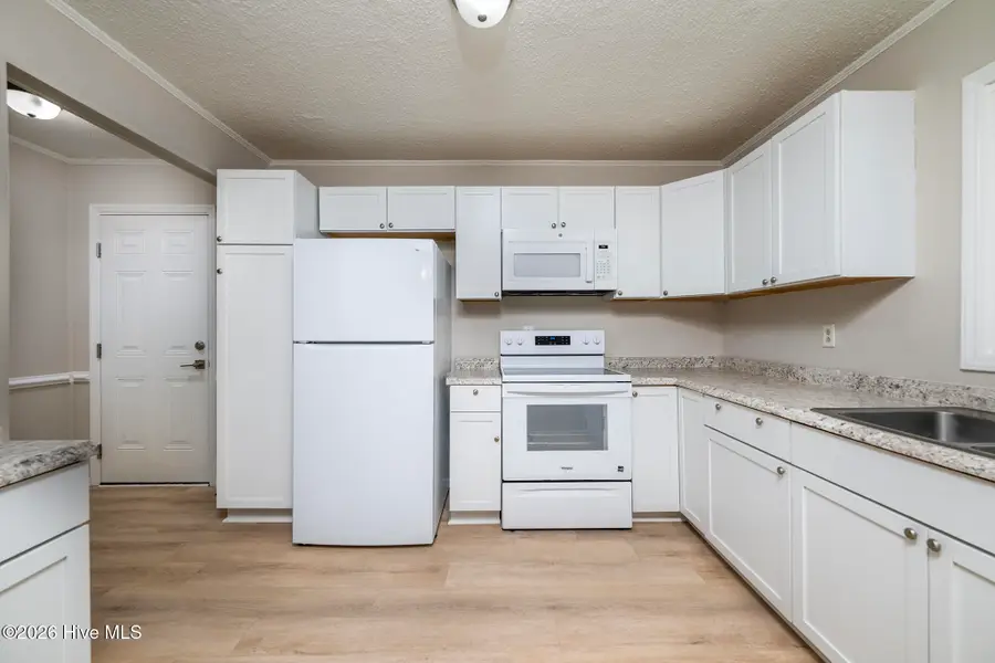 3114 Elizabeth Avenue, New Bern, NC 28562 - #3