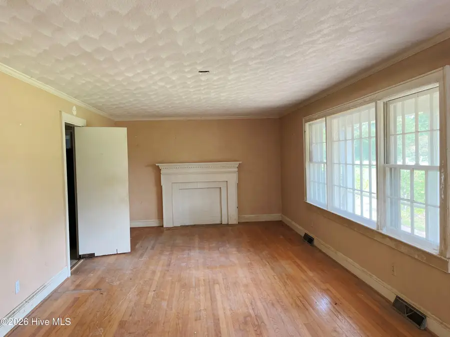 1005 W Queen Street, Edenton, NC 27932 - #3