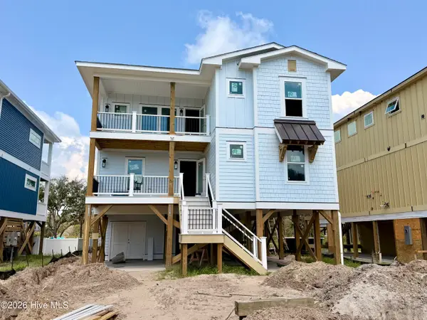 206 W Pelican Drive, Oak Island, NC 28465