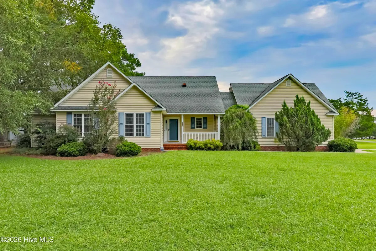 215 S Johnson Street, Beulaville, NC 28518 - #1