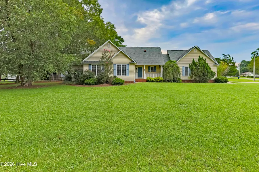 215 S Johnson Street, Beulaville, NC 28518 - #2