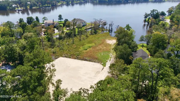 101 Lodge Drive, Trent Woods, NC 28562