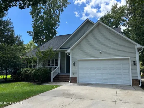303 Oakmont Drive, Hampstead, NC 28443