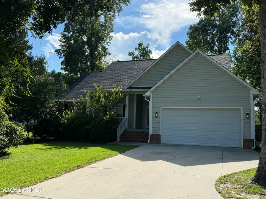 303 Oakmont Drive, Hampstead, NC 28443 - #2