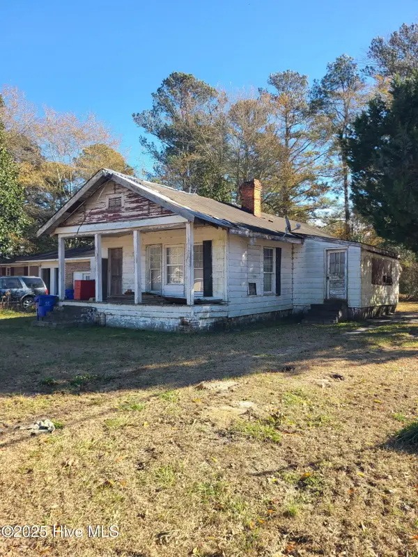 313 W Williams Street, Burgaw, NC 28425