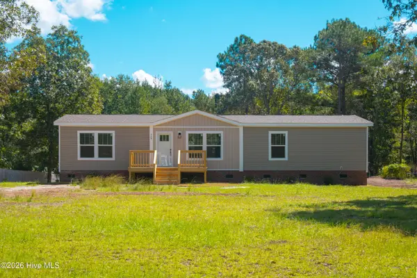 120 Edgewater Lane, Richlands, NC 28574