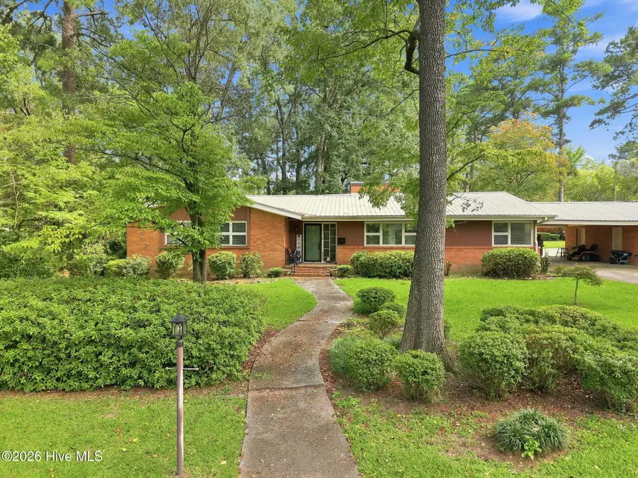 402 E Vance Street, Williamston, NC 27892 - #2
