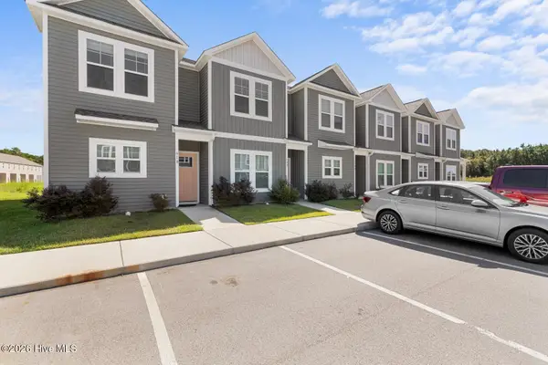 608 Jacks Crossing Drive, Hubert, NC 28539