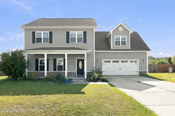203 Chestwood Drive, Hubert, NC 28539