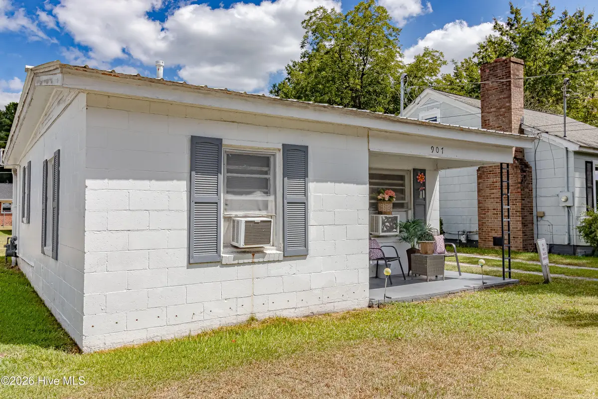 907 E 4th Street, Goldsboro, NC 27534 - #1