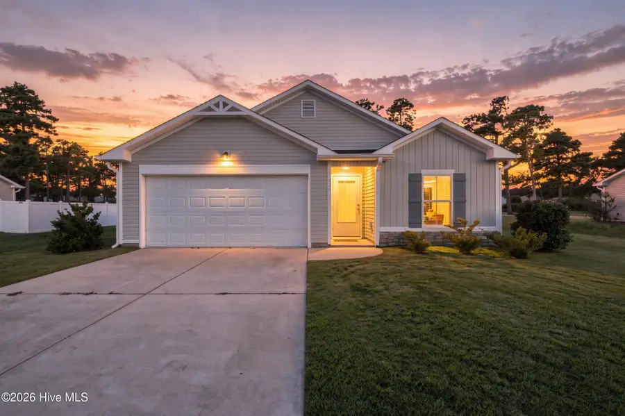 910 Pine Needles Road, Southport, NC 28461 - #2
