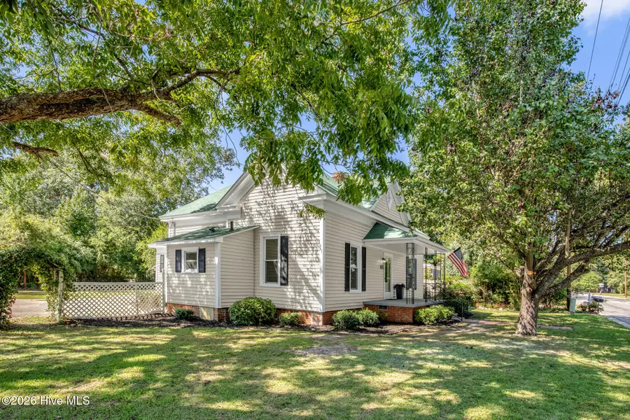 806 W Roseboro Street, Roseboro, NC 28382 - #2