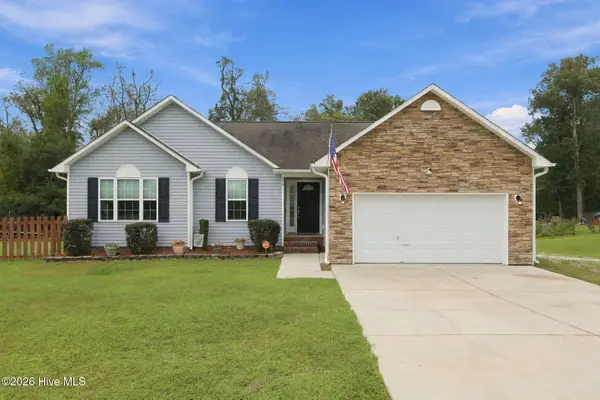 210 Gillespie Drive, Hubert, NC 28539