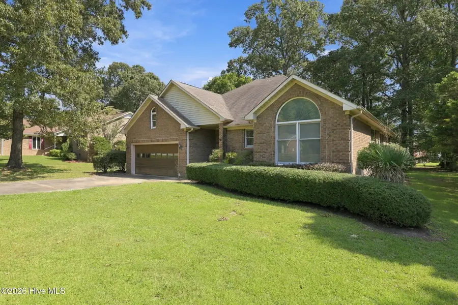 304 N Carolina Drive, New Bern, NC 28562 - #3