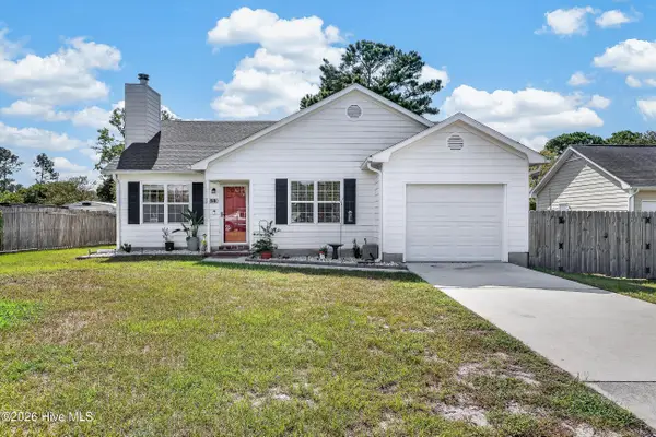 484 Sand Ridge Road, Hubert, NC 28539